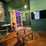 Le Jungle-Room, Sauna, Hyper-Centre
